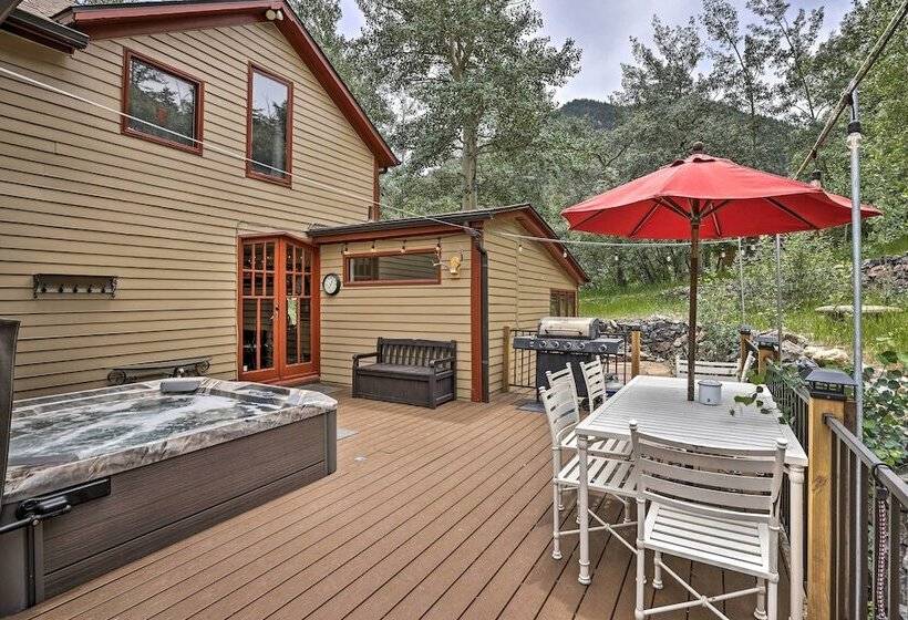 Family Home In Georgetown: Walk To Town & Railroad