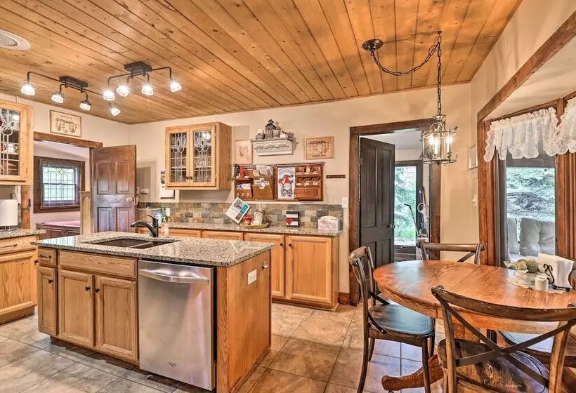 Family Home In Georgetown: Walk To Town & Railroad