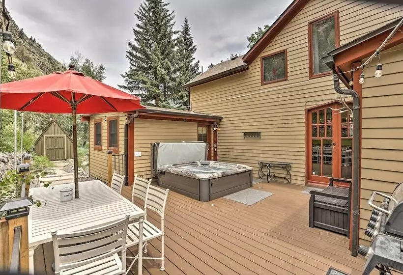 Family Home In Georgetown: Walk To Town & Railroad