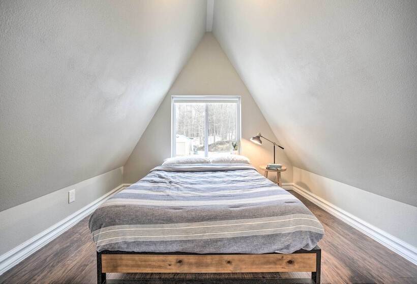 A Frame Cabin W/ Hot Tub: 5 Mi To Waterford!