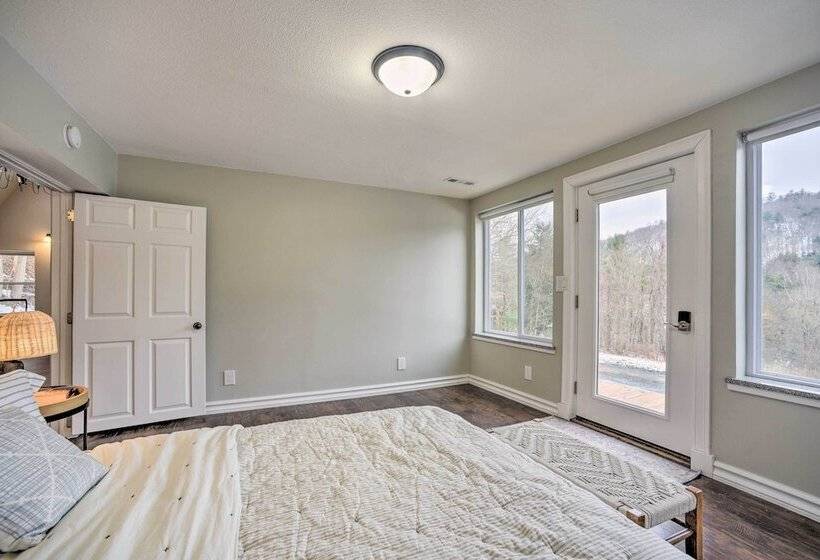 A Frame Cabin W/ Hot Tub: 5 Mi To Waterford!