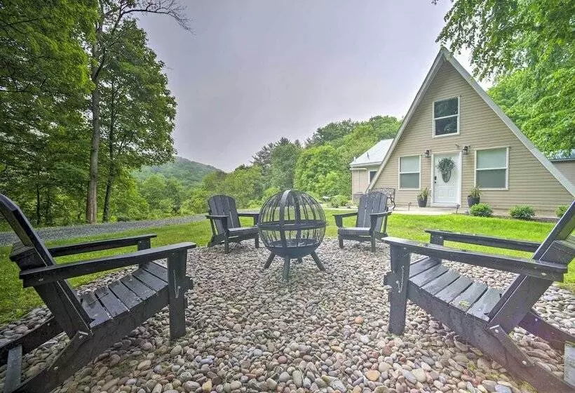 A Frame Cabin W/ Hot Tub: 5 Mi To Waterford!