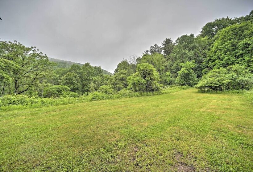 A Frame Cabin W/ Hot Tub: 5 Mi To Waterford!