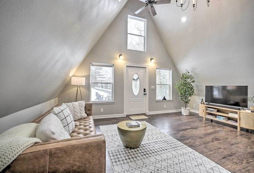 A Frame Cabin W/ Hot Tub: 5 Mi To Waterford!