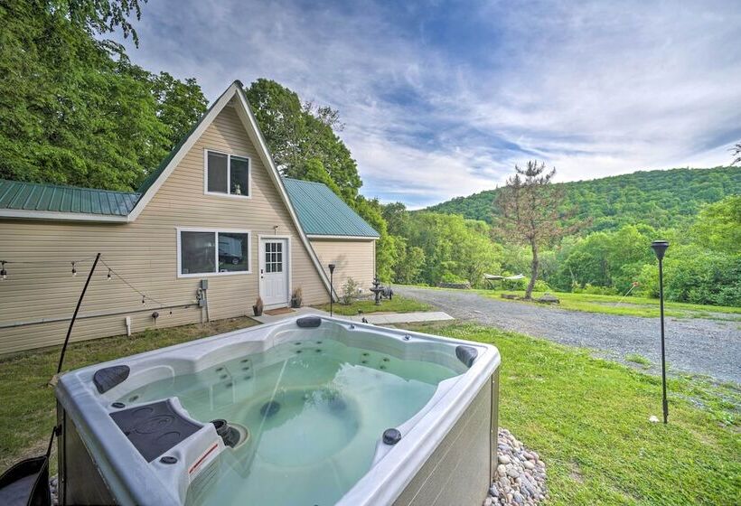 A Frame Cabin W/ Hot Tub: 5 Mi To Waterford!