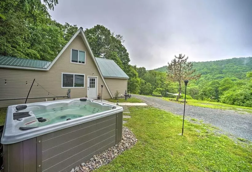 A Frame Cabin W/ Hot Tub: 5 Mi To Waterford!