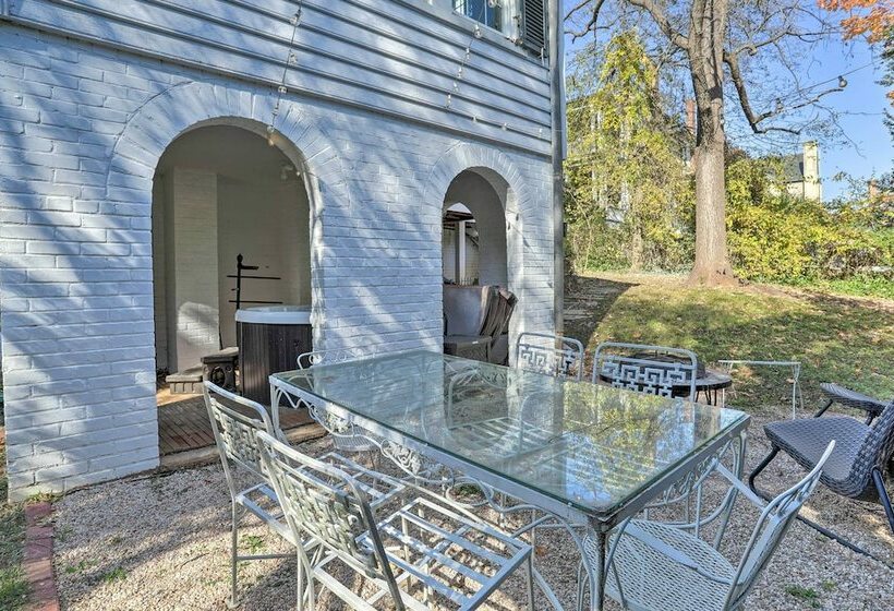 Historic Warrenton Home W/ Patio & Hot Tub!