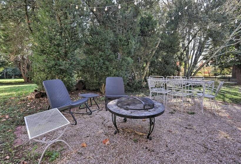 Historic Warrenton Home W/ Patio & Hot Tub!