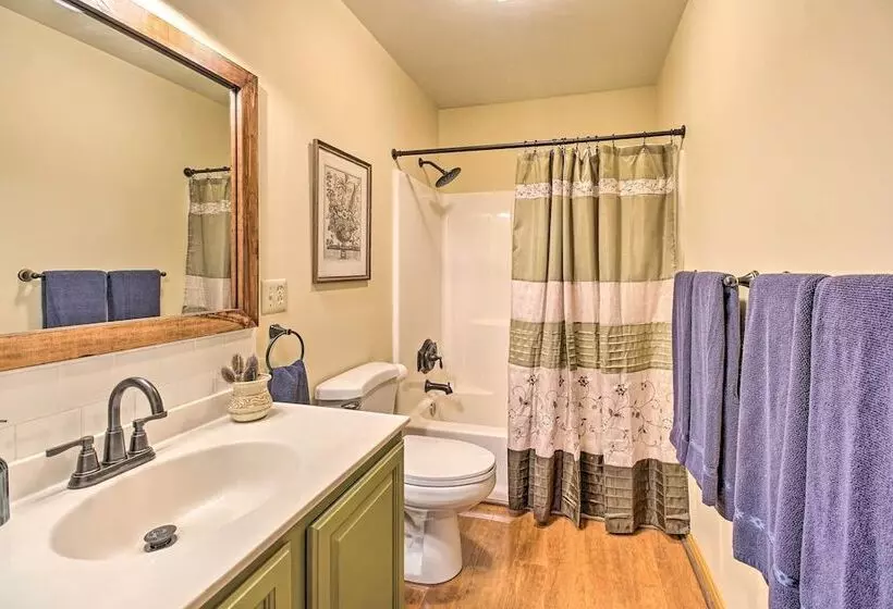 Home W/ Hot Tub Near Shenandoah Nat L Park!