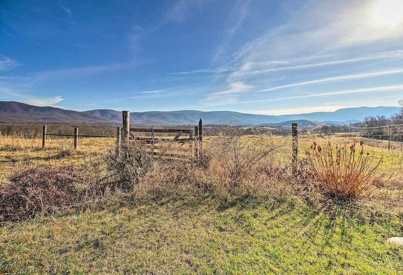 Home W/ Hot Tub Near Shenandoah Nat L Park!