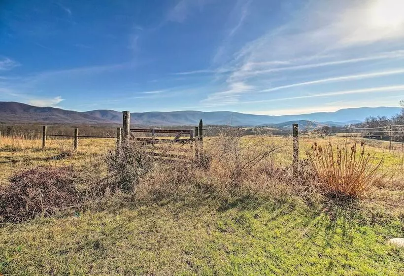 Home W/ Hot Tub Near Shenandoah Nat L Park!