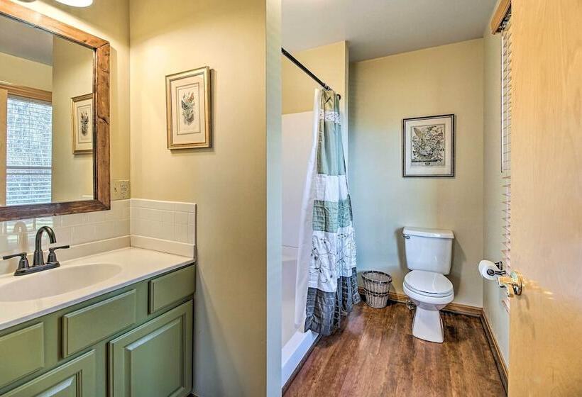 Home W/ Hot Tub Near Shenandoah Nat L Park!