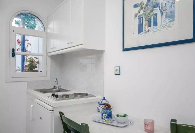 Hotelli Nostos Studios