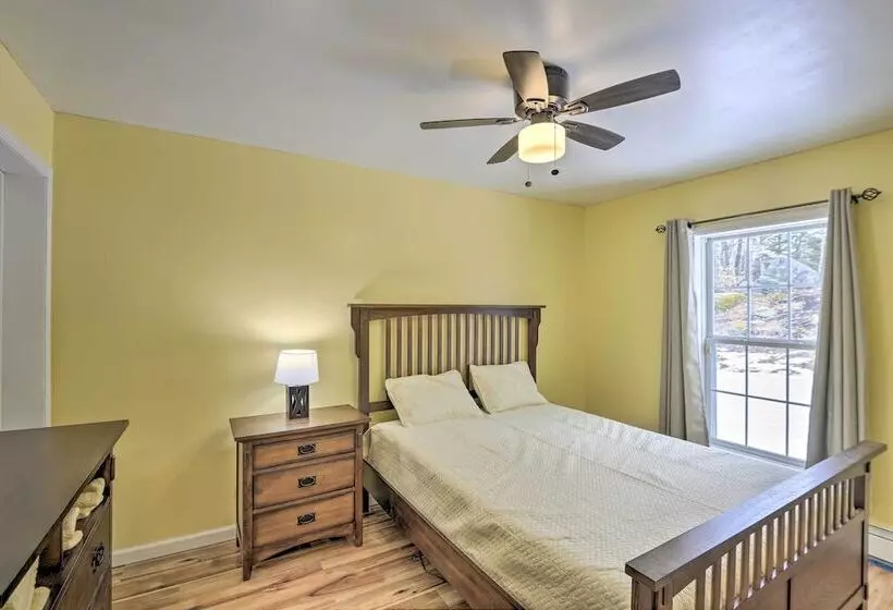 Idyllic Washington Retreat W/ Fire Pit & Yard