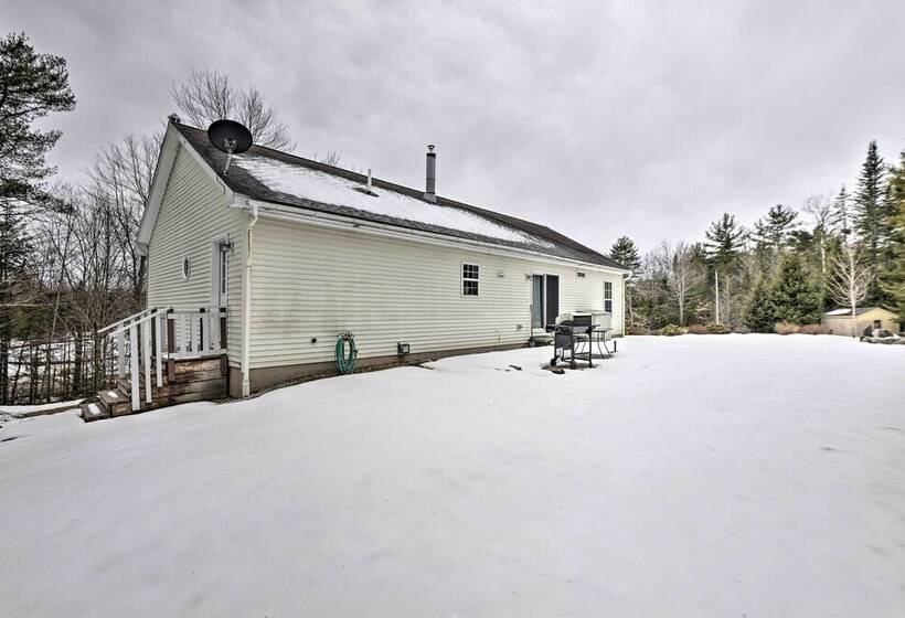 Idyllic Washington Retreat W/ Fire Pit & Yard