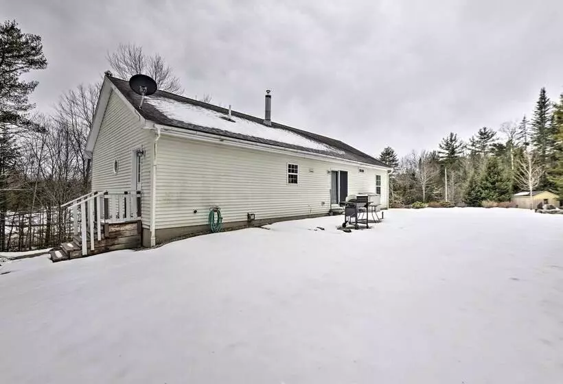 Idyllic Washington Retreat W/ Fire Pit & Yard