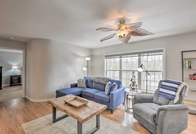 Idyllic Washington Retreat W/ Fire Pit & Yard