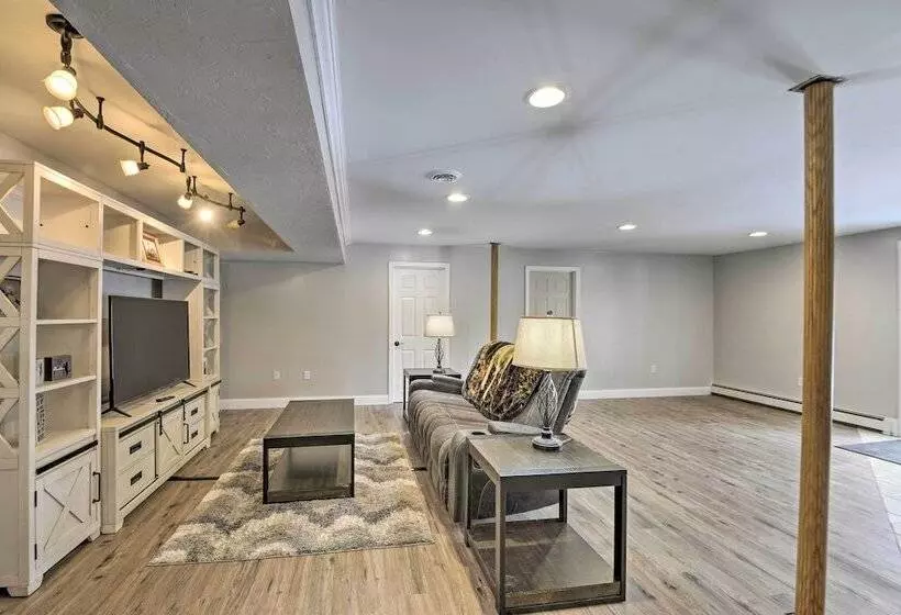 Idyllic Washington Retreat W/ Fire Pit & Yard