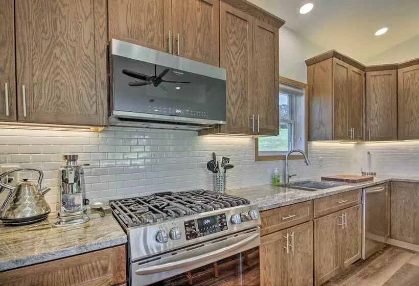 3 Mi To Andes Tower Hills: Lake House W/ Kayaks!