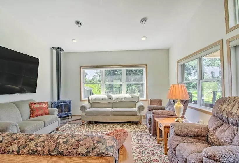 3 Mi To Andes Tower Hills: Lake House W/ Kayaks!