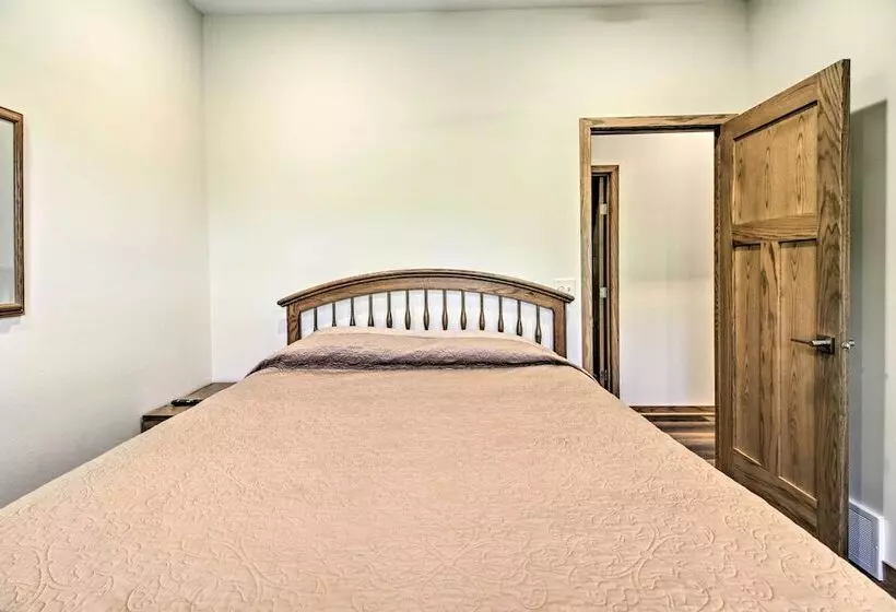 3 Mi To Andes Tower Hills: Lake House W/ Kayaks!