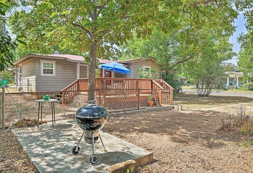 Llano Home With Yard: Walk To Restaurants!