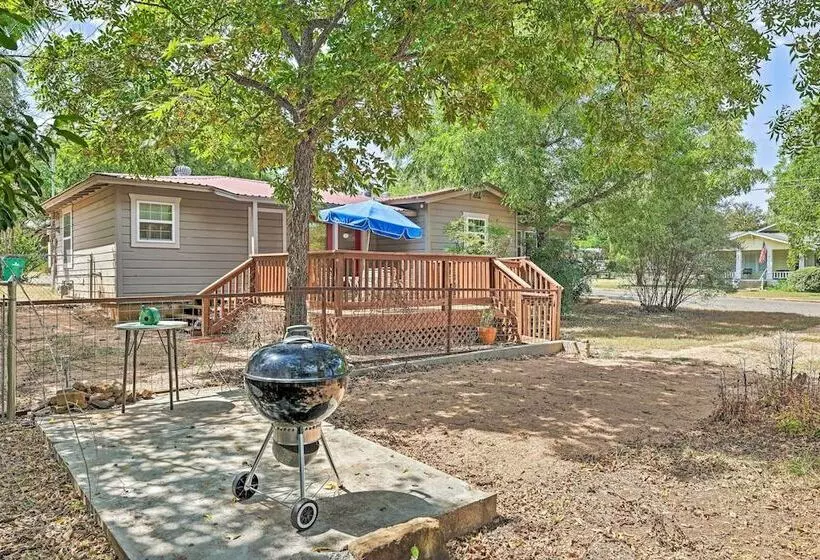 Llano Home With Yard: Walk To Restaurants!
