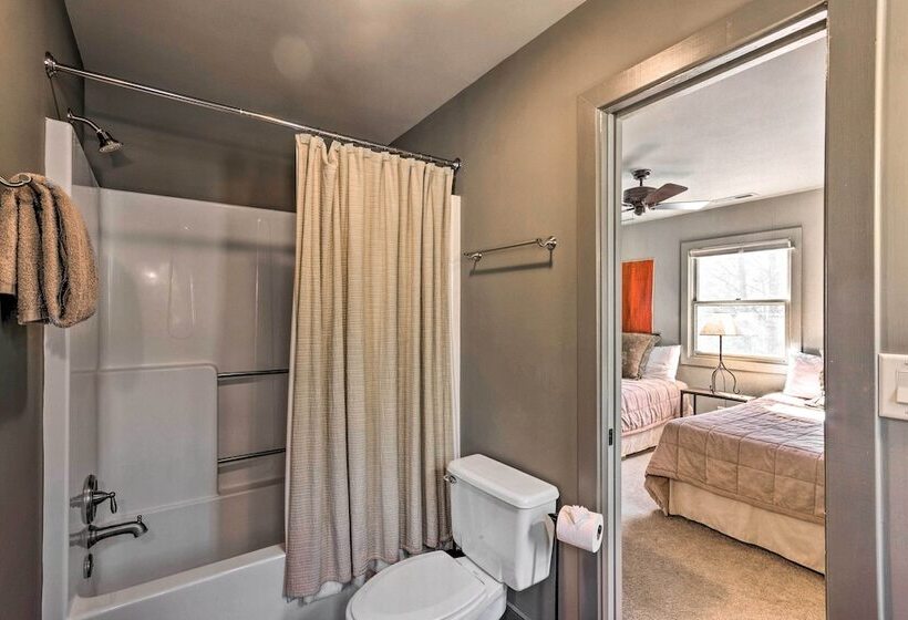 Luxe Rumbling Bald Home W/ Deck & Mountain View