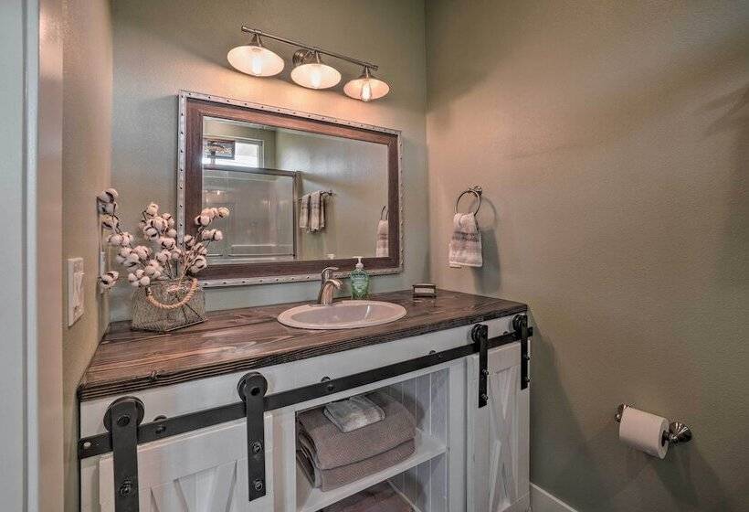 Modern Retreat W/ Deck: Walk To White River!