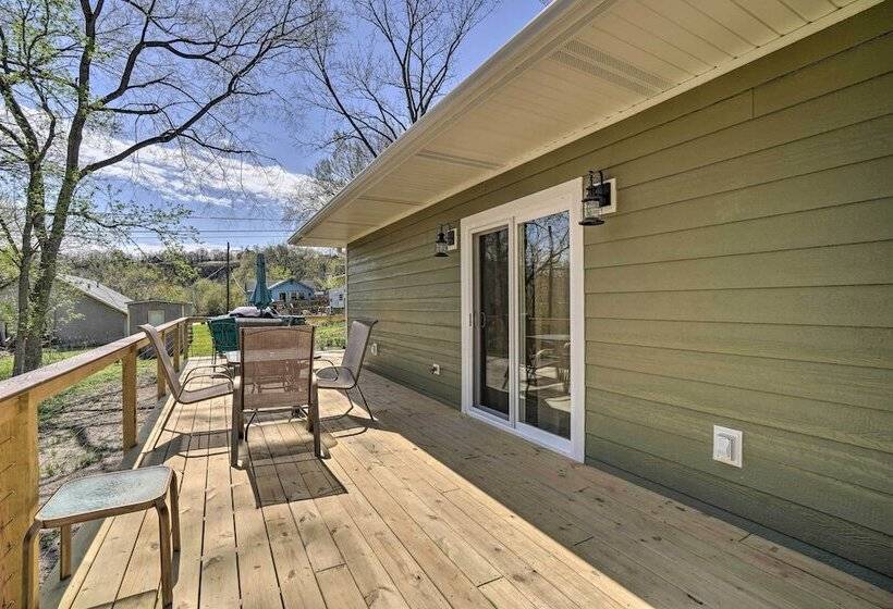 Modern Retreat W/ Deck: Walk To White River!