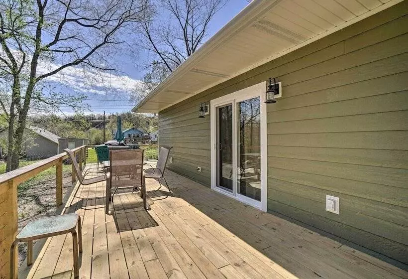 Modern Retreat W/ Deck: Walk To White River!