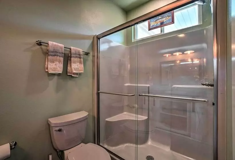 Modern Retreat W/ Deck: Walk To White River!