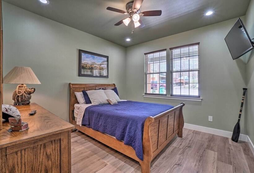 Modern Retreat W/ Deck: Walk To White River!