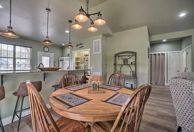 Modern Retreat W/ Deck: Walk To White River!