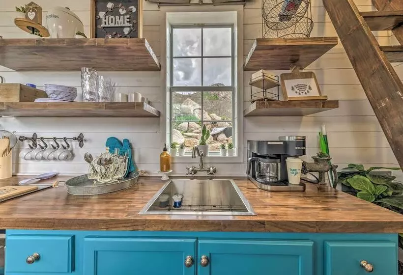 14 Mi To Ski Apache: Mountaintop Cabin W/ View