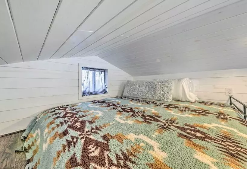 14 Mi To Ski Apache: Mountaintop Cabin W/ View