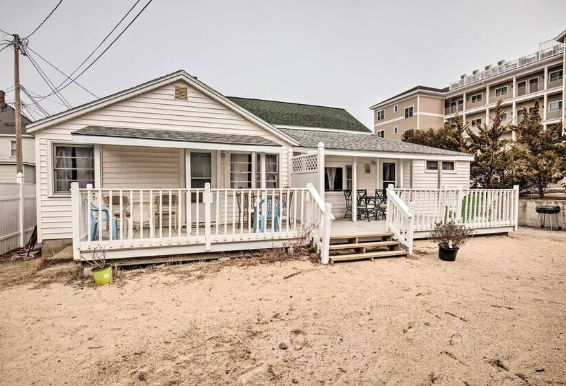No Frills Hampton Cottage   Steps To Beach!