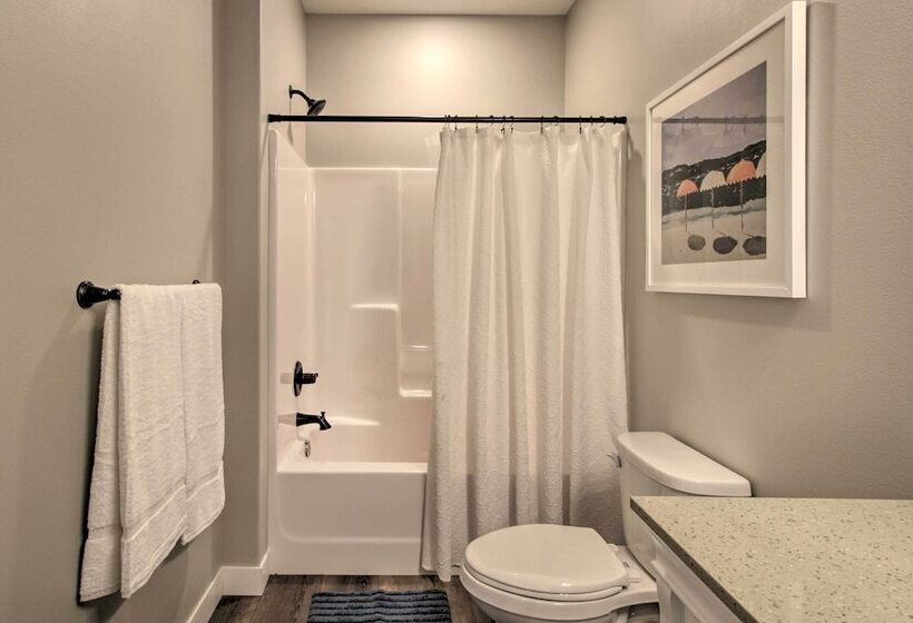 Pearl Lake Retreat W/ Dock & Stunning Views!