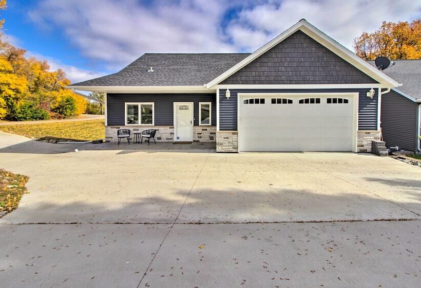 Pearl Lake Retreat W/ Dock & Stunning Views!