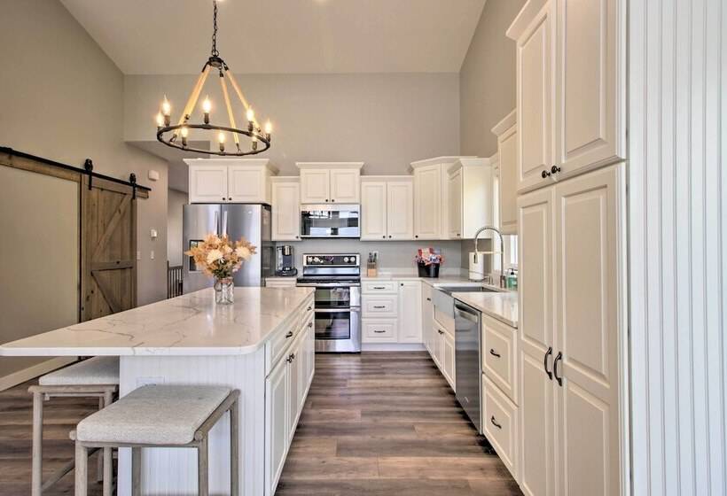 Pearl Lake Retreat W/ Dock & Stunning Views!