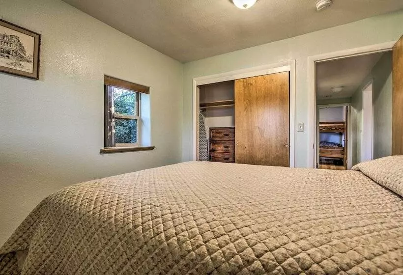 Pet Friendly Augusta Cabin   Walk To Main Street!