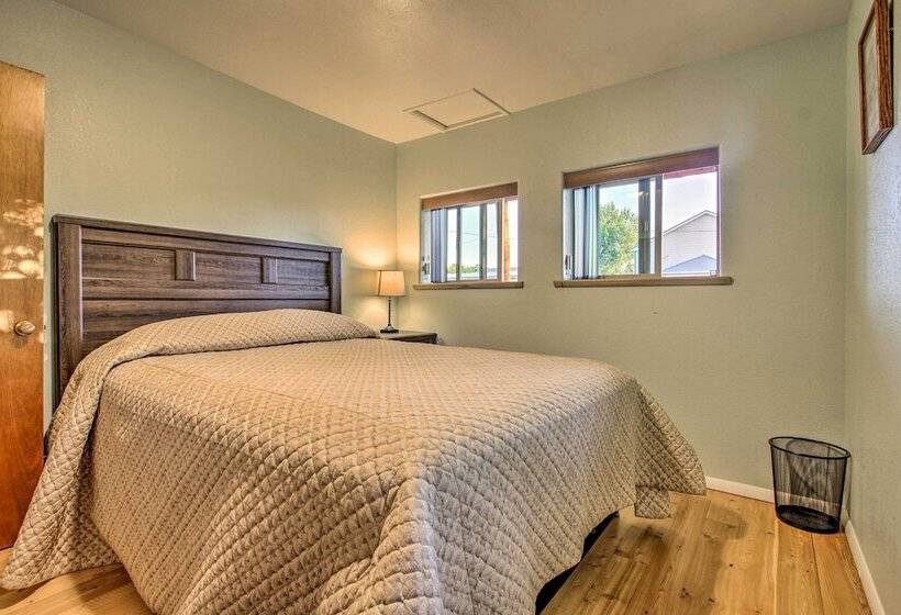 Pet Friendly Augusta Cabin   Walk To Main Street!