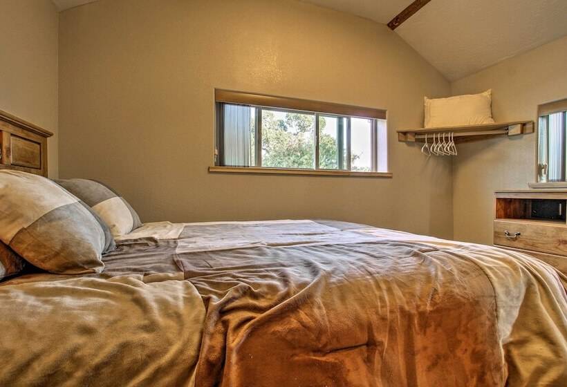 Pet Friendly Augusta Cabin   Walk To Main Street!