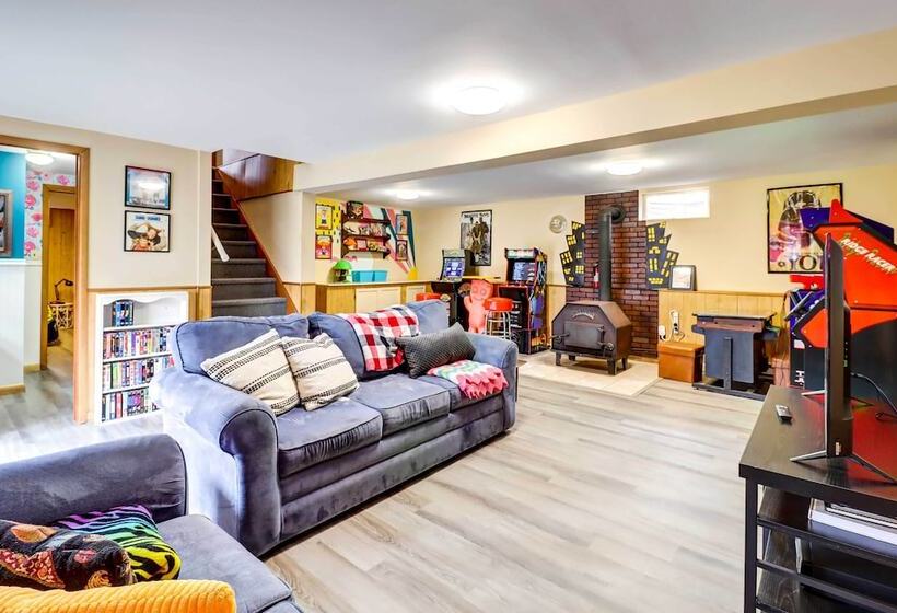 Pet Friendly Home W/ Deck At Big Bass Lake!