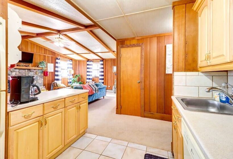 Pet Friendly Home W/ Deck At Big Bass Lake!