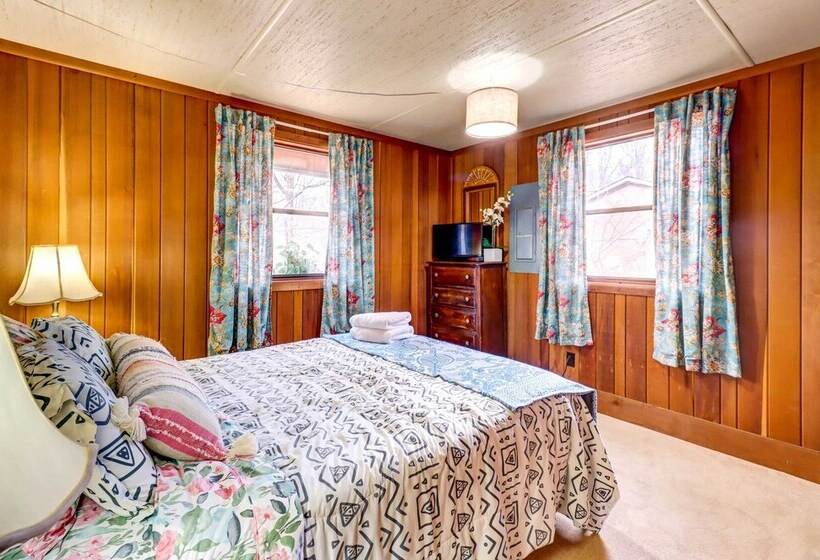 Pet Friendly Home W/ Deck At Big Bass Lake!