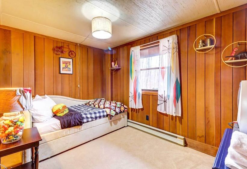 Pet Friendly Home W/ Deck At Big Bass Lake!