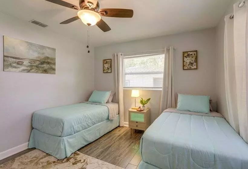 Pet Friendly Largo Escape W/ Fire Pit!
