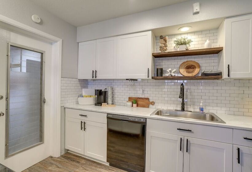 Pet Friendly Largo Escape W/ Fire Pit!