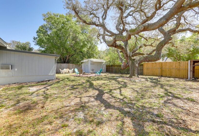 Pet Friendly Largo Escape W/ Fire Pit!